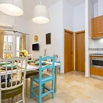 -malagasunapts-central And Cozy 公寓