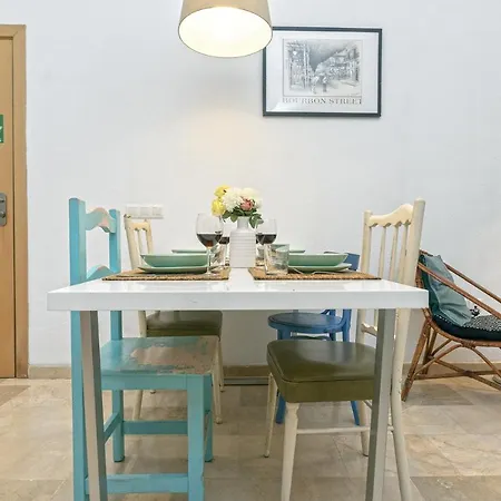 -malagasunapts-central And Cozy